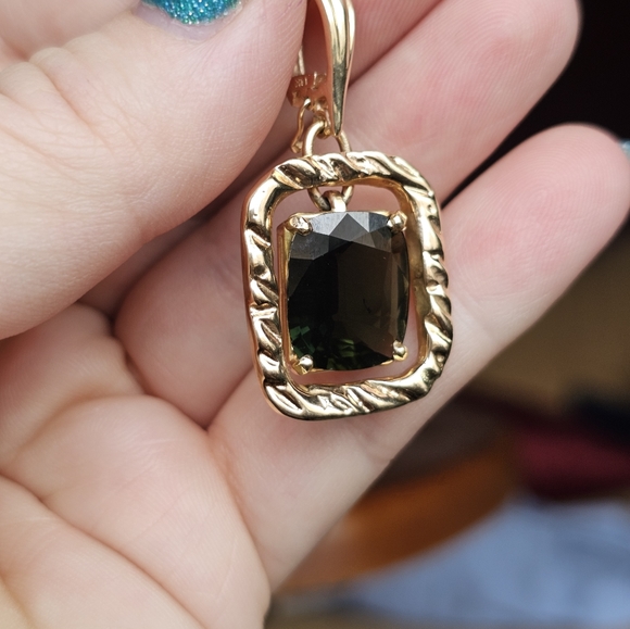 14k green sapphire pendant. Stamped 14k and tested. Green sapphire tested on gem - Picture 4 of 9